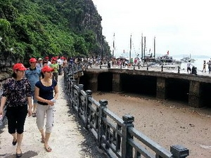 Trên 7 triệu lượt khách đến Quảng Ninh năm 2012