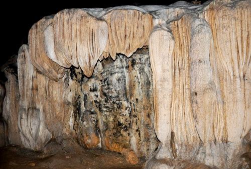 Khám phá hang động Xuân Sơn – Phú Thọ