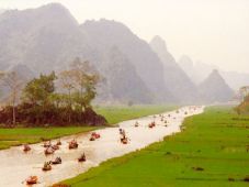 Hà Nội: Đưa 200 đò chất lượng cao phục vụ Lễ hội chùa Hương 2010