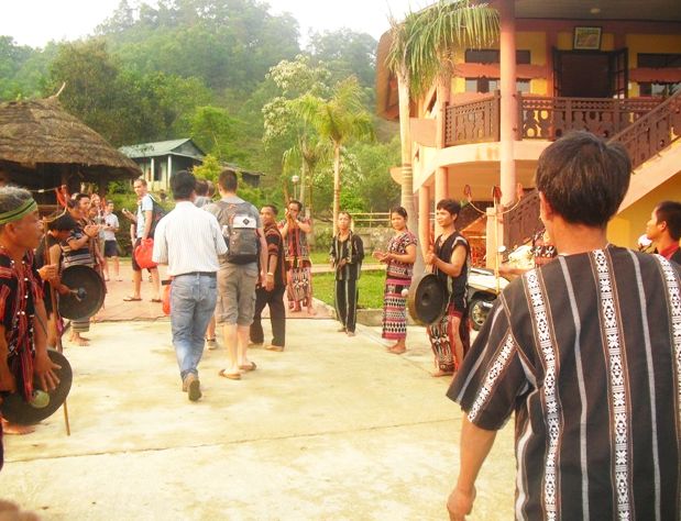 A Roàng (Thừa Thiên – Huế) bảo tồn văn hóa truyền thống qua hoạt động du lịch cộng đồng