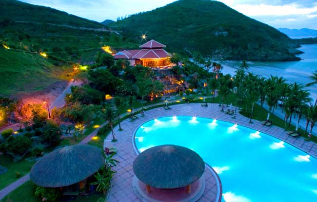 Furama Resort Đà Nẵng tổ chức Chương trình Tết Việt cho du khách