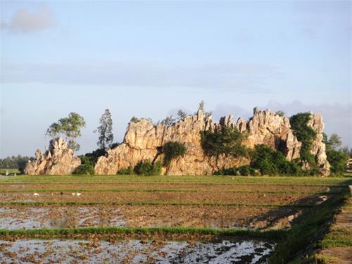 Gành đá xóm Bàu (Phú Yên) - thiên nhiên kỳ thú