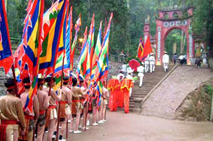 Giỗ Tổ Hùng Vương - Lễ hội Đền Hùng 2010: Tôn vinh văn hoá Việt