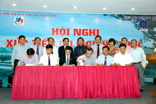 Doanh nghiệp lữ hành Hà Tĩnh và Hà Nội ký thỏa thuận hợp tác du lịch