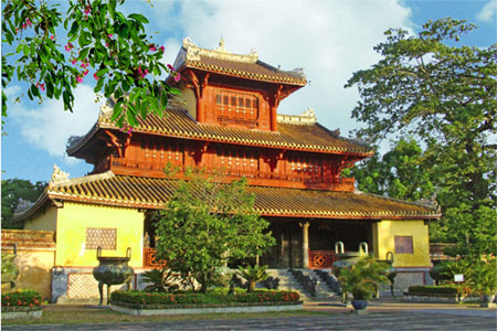 Công trình kiến trúc Hiển Lâm Các tại Hoàng thành Huế.