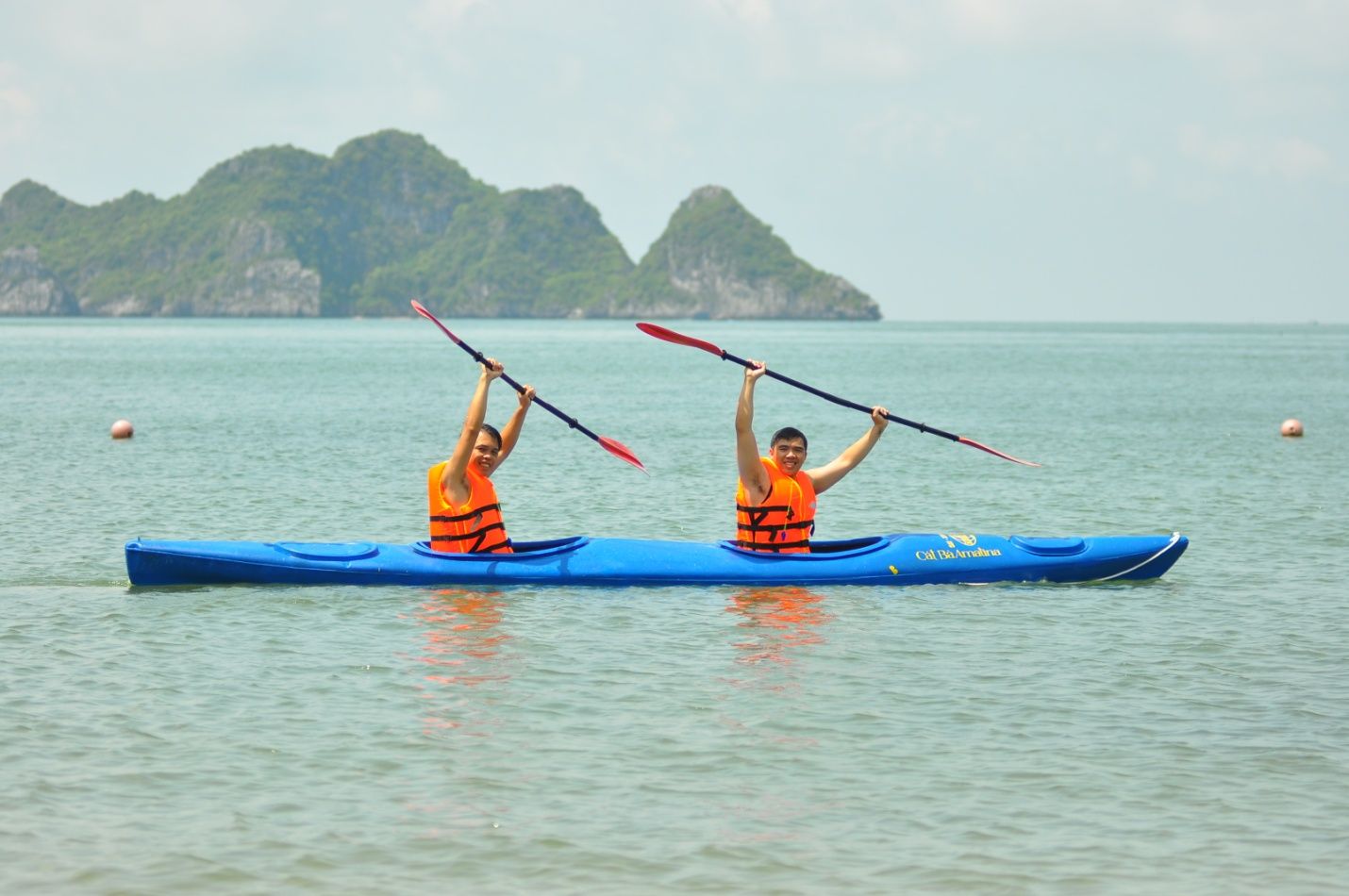 Đến Hải Phòng tắm biển Nam Cát và khám phá vịnh Lan Hạ bằng thuyền kayak