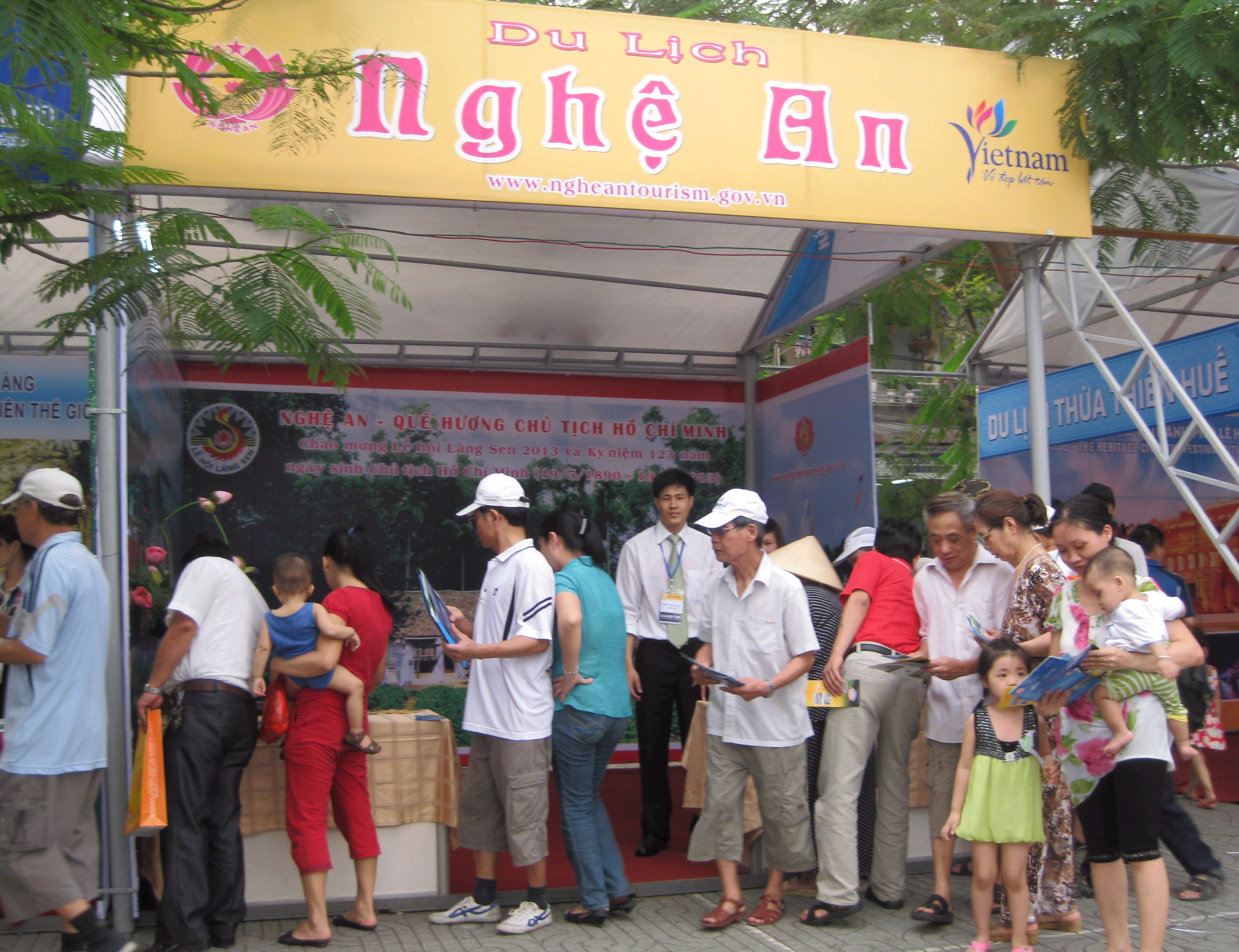 Nghệ An: Tham gia Hội chợ du lịch đồng bằng sông Hồng – Hải Phòng 2013