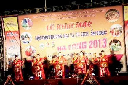 Quảng Ninh: Khai mạc Hội chợ Thương mại Du lịch Hạ Long 2013 