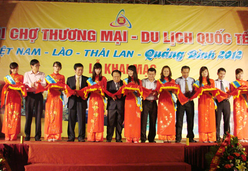 Tại Quảng Bình: Khai mạc Hội chợ thương mại du lịch quốc tế Việt Nam - Lào - Thái Lan 2012
