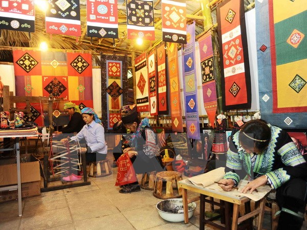 Hội Xuân Bính Thân tái hiện chợ phiên vùng cao, chợ tình Sa Pa ở Hà Nội