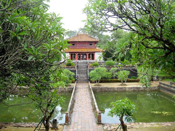 Đến Huế mùa hè đẹp tuyệt vời