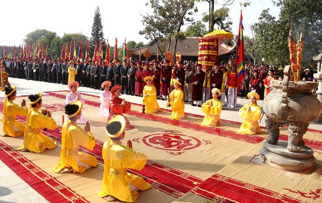 Phú Thọ: Chính thức khai hội Đền Mẫu Âu Cơ xuân Bính Thân 2016