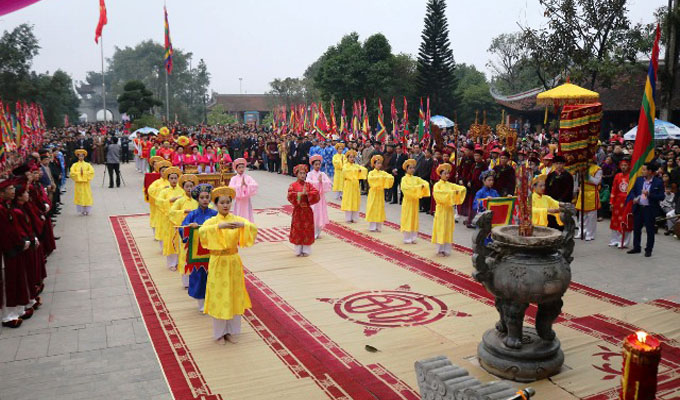 Khai hội Đền Mẫu Âu Cơ