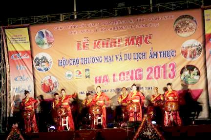 Quảng Ninh: Khai mạc Hội chợ Thương mại và Du lịch ẩm thực Hạ Long 2013