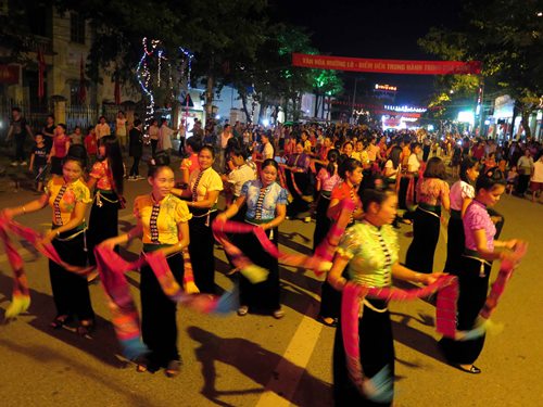 Yên Bái: Khai mạc Tuần Văn hóa Du lịch Mường Lò 2016