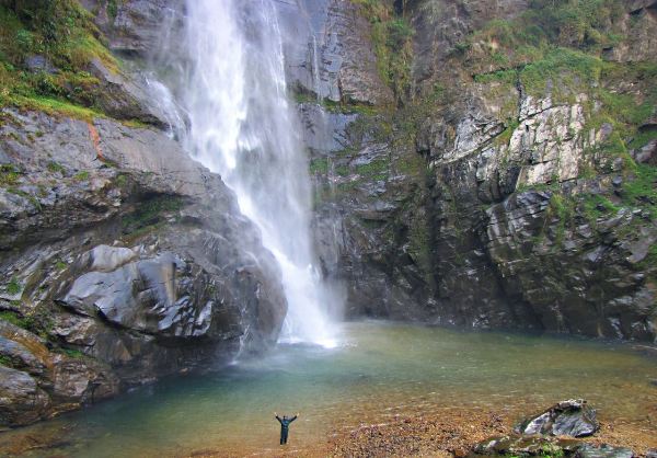 Khám phá thác Háng Tề Chơ – Yên Bái 