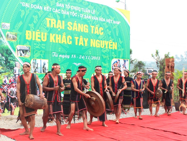 Khai mạc Trại sáng tác điêu khắc Tây Nguyên
