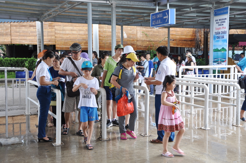 Khách du lịch quốc tế đến Quảng Ninh tăng 24%