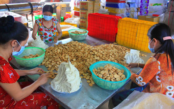Cần Thơ chính thức công nhận làng nghề bánh kẹo Ba Rích