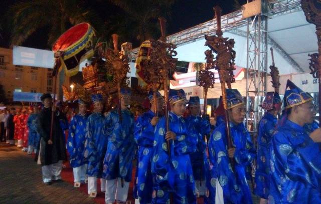 300 gian hàng tham gia Liên hoan Văn hóa Du lịch làng nghề truyền thống Hà Nội năm 2015 
