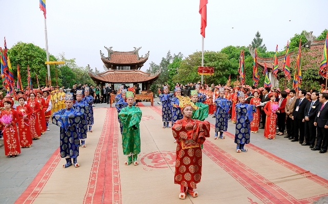 Lễ giỗ Đức Quốc Tổ Lạc Long Quân và dâng hương tưởng niệm Tổ Mẫu Âu Cơ