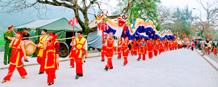 Lễ hội Hoa Lư: Nơi hội tụ những sắc màu văn hóa truyền thống