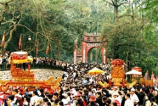 Khu di tích Đền Hùng ngày càng thu hút nhiều khách du lịch trong và ngoài nước