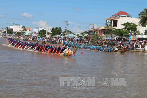 Tưng bừng khai mạc lễ hội Ok Om Bok tại Trà Vinh 