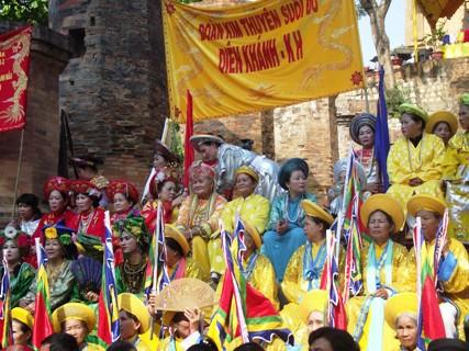 Khai mạc lễ hội Tháp Bà Ponagar (Khánh Hòa)
