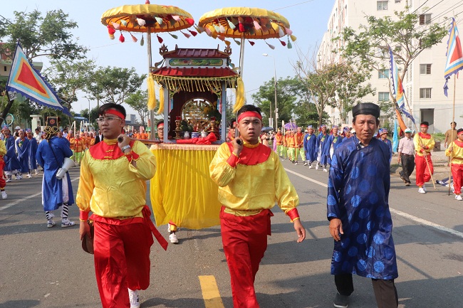 Tưng bừng lễ hội của ngư dân Nại Hiên Đông, Đà Nẵng