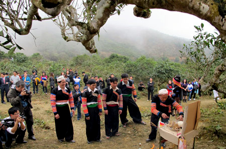 Lễ hội Văn hóa dân tộc Mông xã Suối Giàng