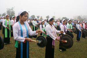 Lễ hội văn hóa cồng chiêng tỉnh Hòa Bình lần thứ I năm 2011