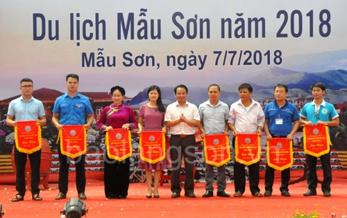 Nhiều hoạt động hấp dẫn tại Liên hoan Du lịch Mẫu Sơn 2018