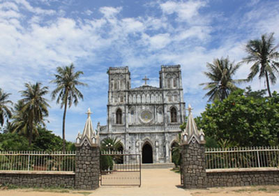 Nhà thờ Mằng Lăng (Phú Yên) - một trong những nhà thờ cổ nhất Việt Nam
