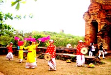 Ninh Thuận: Tưng bừng lễ hội cầu mưa đồng bào Chăm 2010