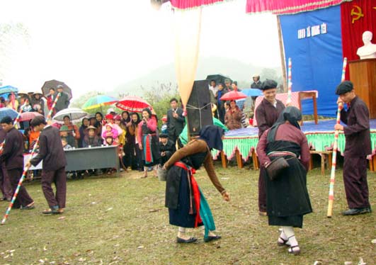 Độc đáo lễ hội xuống đồng của dân tộc Cao Lan (Vĩnh Phúc)