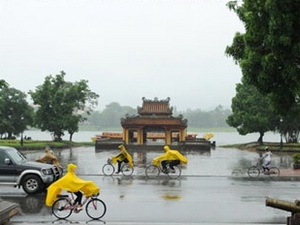 Thừa Thiên Huế chuẩn bị đưa vào khai thác du lịch trong mưa