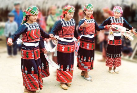 Lào Cai: Bảo tồn di sản dân tộc gắn với du lịch cộng đồng