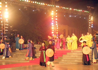 Kỷ niệm 999 năm Thăng Long - Hà Nội và Công bố Năm Du lịch quốc gia 2010