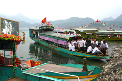 Nà Hang (Tuyên Quang): Phát triển hình thức nhân dân làm du lịch