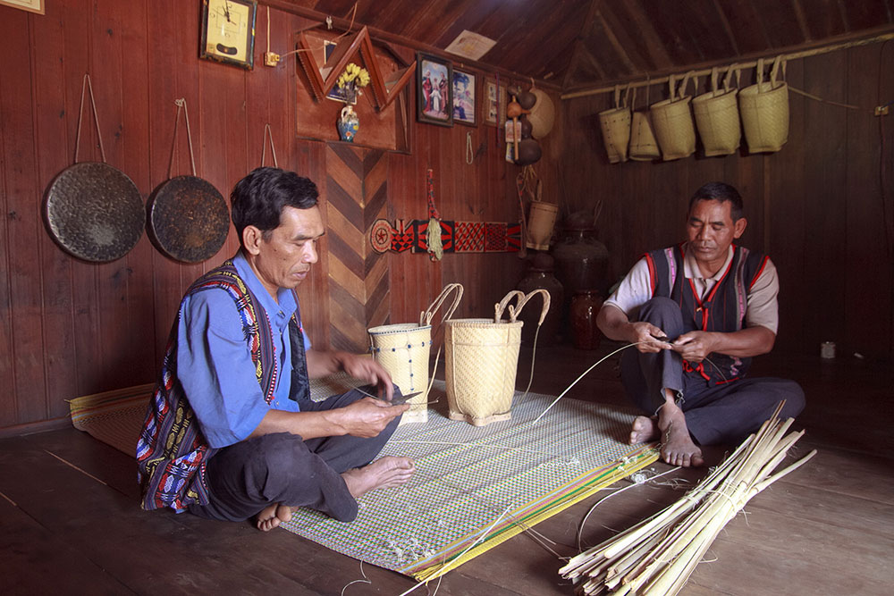 Nghệ thuật đan gùi hoa - Nét đẹp truyền thống cần được bảo tồn tại Lâm Đồng