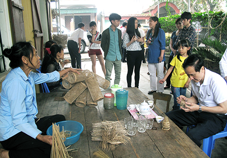 Phát triển du lịch ở làng nghề truyền thống Nam Hoà (Quảng Ninh)