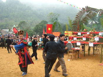 Những nghi  thức trong Lễ hội Lồng tông, xã thượng Lâm.