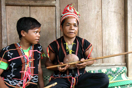 Quảng Ngãi: Tâm huyết bảo tồn nhạc cụ dân tộc Hrê 