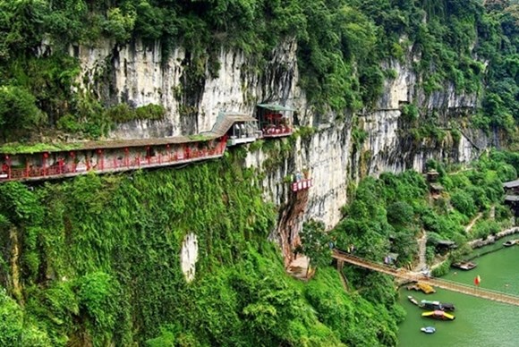 Chiêm ngưỡng nhà hàng treo Fangweng ở Trung Quốc