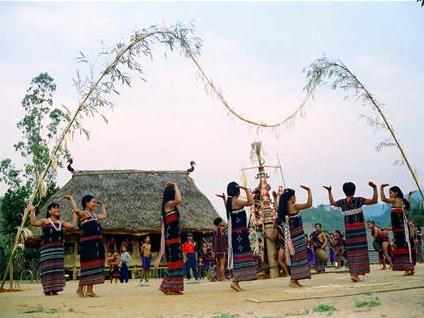 Quảng Nam: Bảo tồn và phát huy nghệ thuật kiến trúc nhà truyền thống của dân tộc Cơ Tu