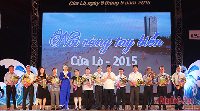 Nghệ An: Giao lưu nghệ thuật “Nối vòng tay biển - Cửa Lò năm 2015”