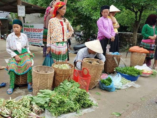 Khám phá sự mộc mạc chợ phiên Du Già – Hà Giang