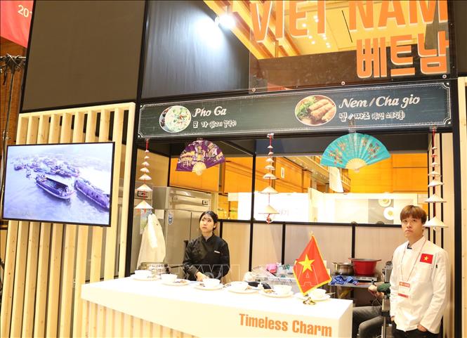 Phở và nem rán Việt Nam tại Lễ hội ẩm thực ASEAN ở Hàn Quốc