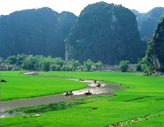 Ninh Bình đón gần 1,7 triệu du khách trong 7 tháng